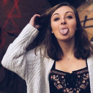 Meet your Posher, Cara